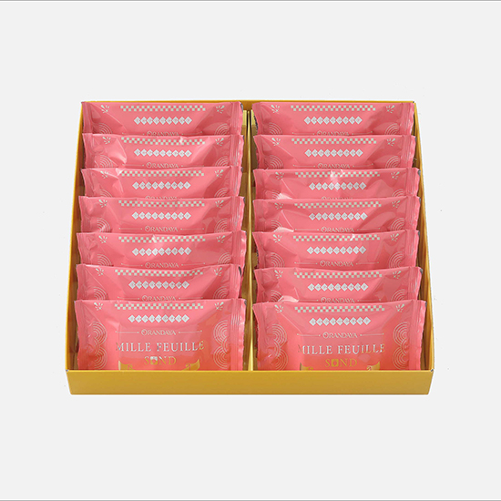 夏☀︎SALE！アナベルとピンクのミルフィーユガーランド 夏☀︎SALE！アナベルとピンクのミルフィーユガーランド