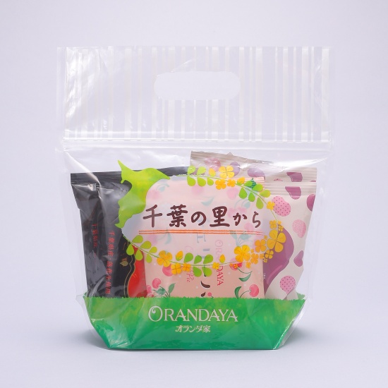 パイセレクション5個入袋(楽花生・あんこ・チェリー)　　　　　　　　　　　　　　　　　　　　　　　　　　　　　　　　　　　　　　　　　　　　　　楽花生パイ２個、バター薫るあんこパイ２個、チェリーパイ１個